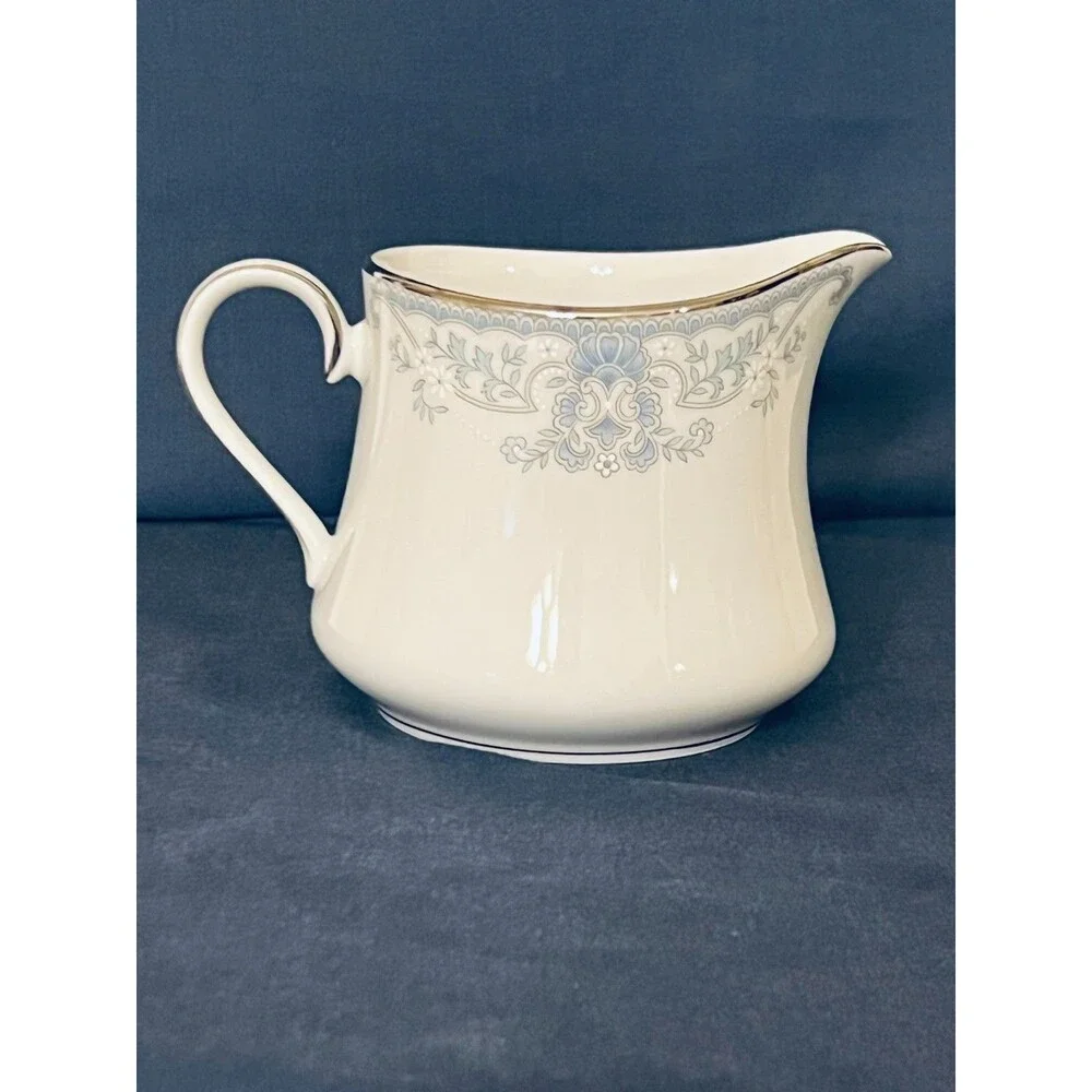 Vintage Discontinued Lenox Bouquet Collection White Heather Porcelain Creamer